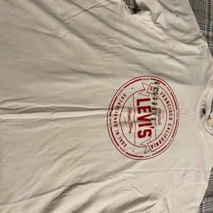 Levi’s tshirt